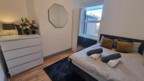 Delightful Room, 20 mins to London, 1 GB Internet